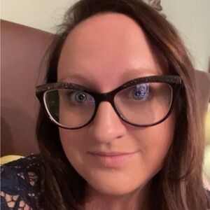 Meet your Posher, Hayley